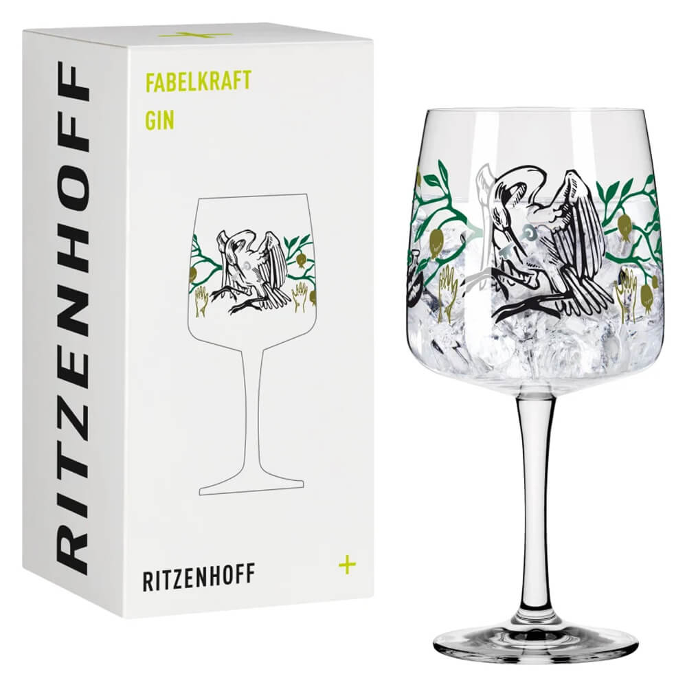 Das Ritzenhoff Ginglas "Fabelkraft" von Karin Rytter, zusammen mit der Verpackung, vor einem weißen Hintergrund. Das Dekor des Glases entführt in eine surreale Welt voller magischer Wesen und Symbole, die sich beim Genuss eines kühlen Drinks entdecken läs