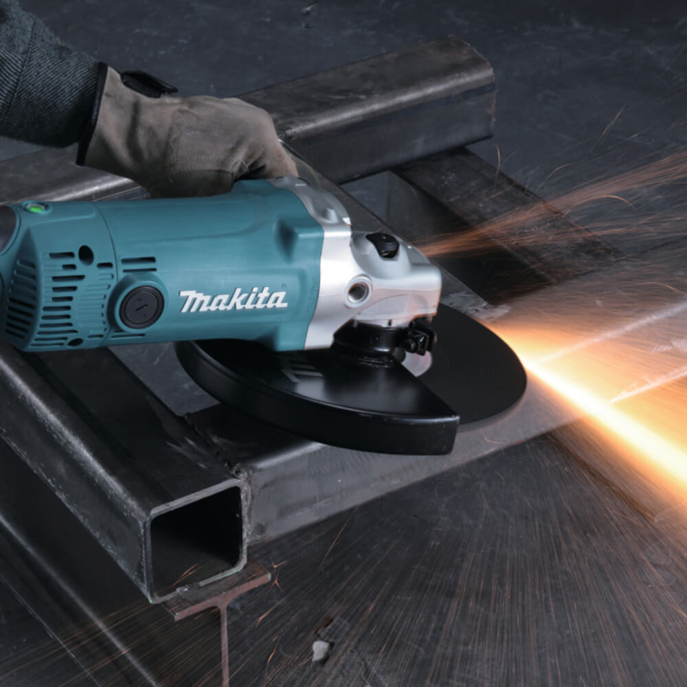 Makita Winkelschleifer GA9050R. Stimmungsbild.