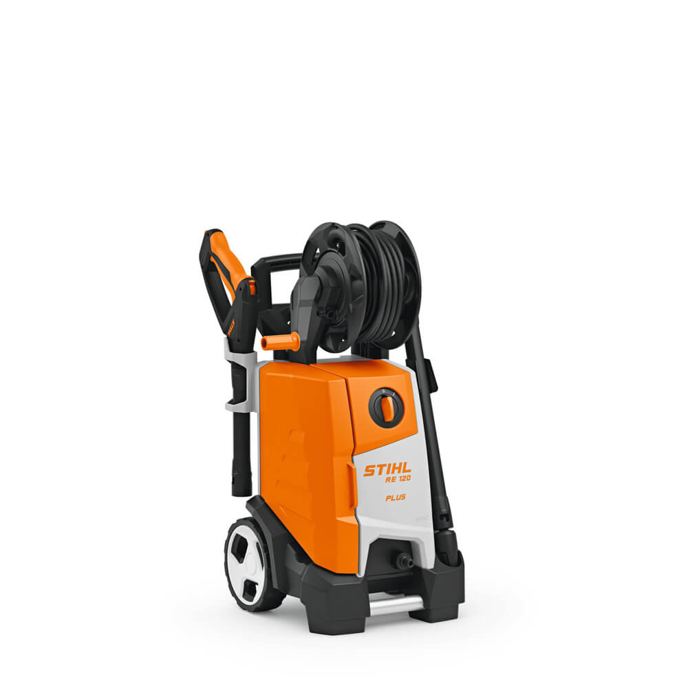 Der STIHL RE 120 PLUS aus vorderer, schräger rechter Perspektive mit versenktem Transportgriff.