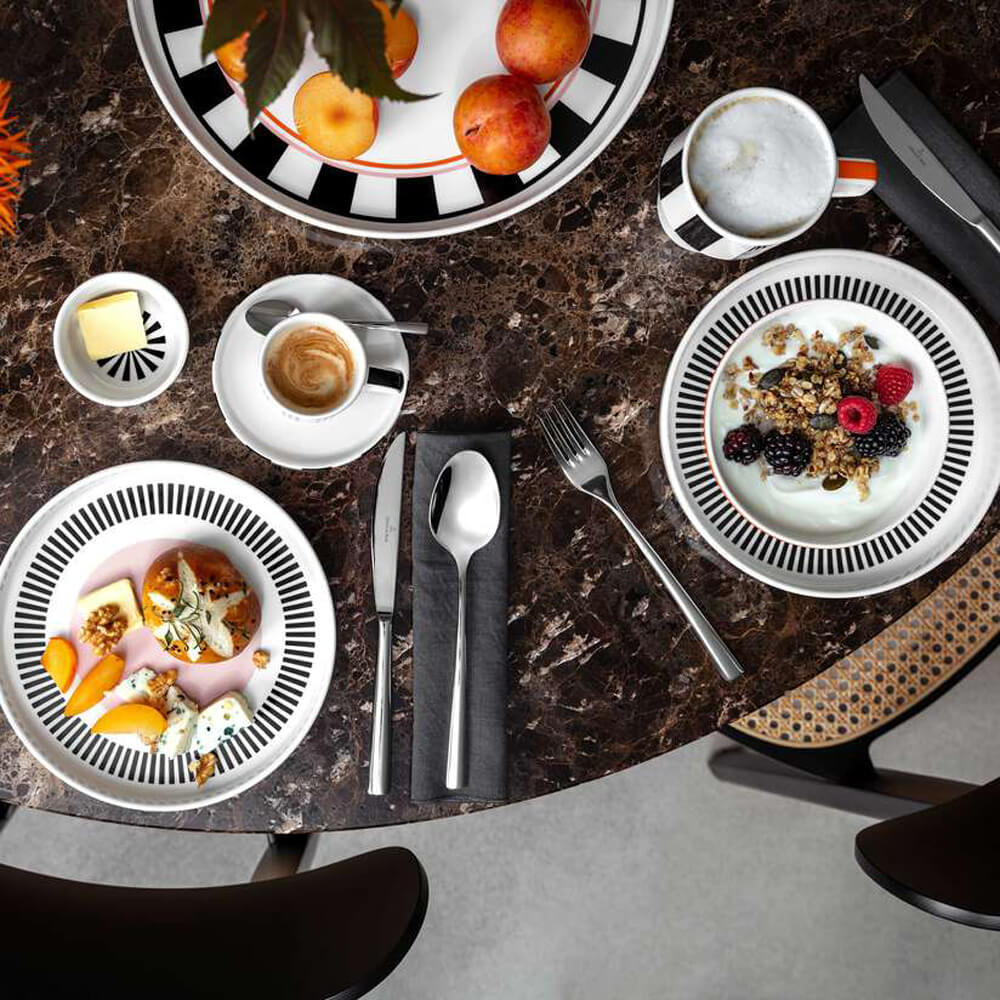 Villeroy und Boch Signature Memphis Servierteller 330mm Ambiente Ein atmosphärisches Bild des Villeroy & Boch Signature Memphis Serviertellers 330mm, stimmungsvoll in Szene gesetzt.