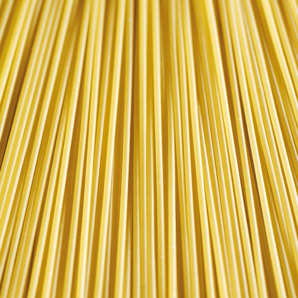 Küchenprofi Pastaschneider Spaghetti Hainbuchenholz. Stimmungsbild.