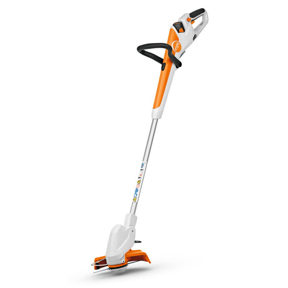 Hauptansicht der kompakten akkubetriebenen Stihl Motorsense FSA 30 aus dem AS-System (Solo-Version, ohne Akku und Ladegerät).