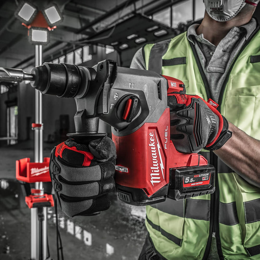 Milwaukee FUEL Akku-Kombihammer M18FHX -0X. Stimmungsbild.