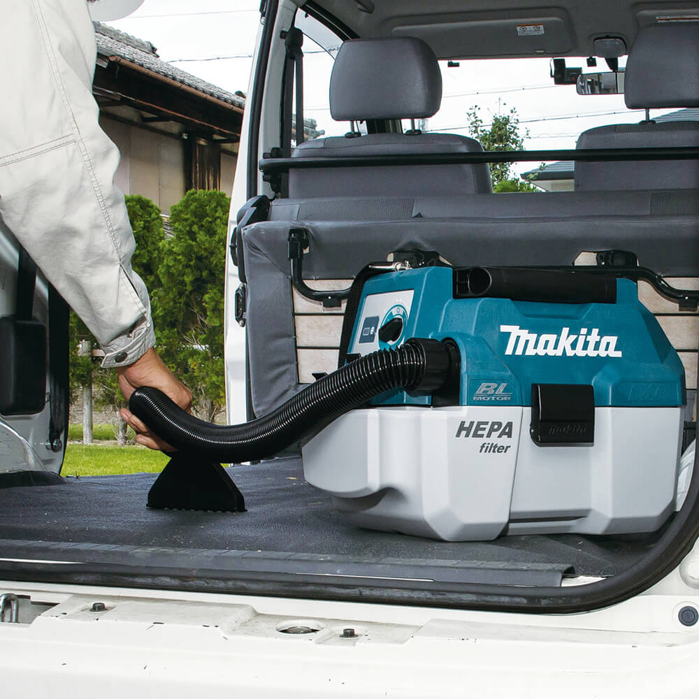 Makita Akku-Staubsauger 18V DVC750LZX3. Stimmungsbild.