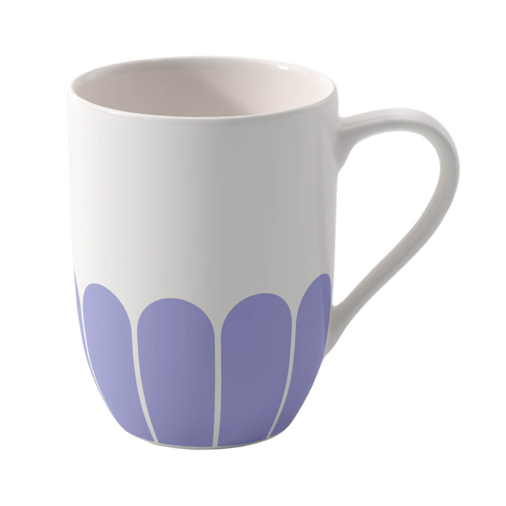 Villeroy & Boch Fleur Bleu Henkelbecher, Hauptansicht. Zeigt das komplette Design.