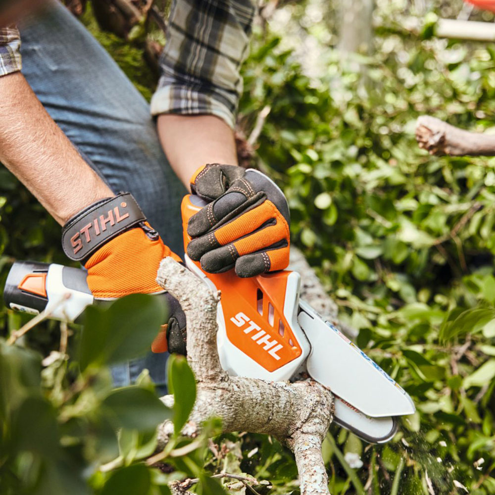 Stihl Akku Gehölzschneider GTA 26 – handlich und flexibel für die Gartenpflege im Einsatz