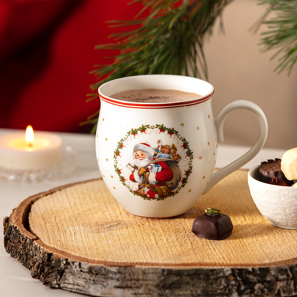 Villeroy und Boch Henkelbecher Toys Delight Santa und Engel. Stimmungsbild.