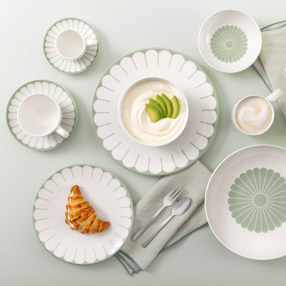 Stimmungsvolles Bild der Villeroy & Boch Espresso-Untertasse Fleur Vert.