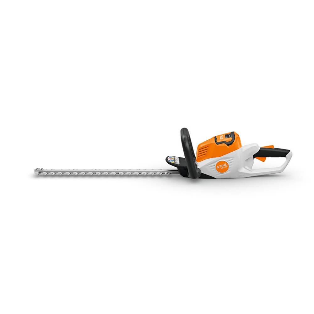 STIHL Akku-Heckenschere HSA 50 AK: Fokus auf die linke Geräteseite.