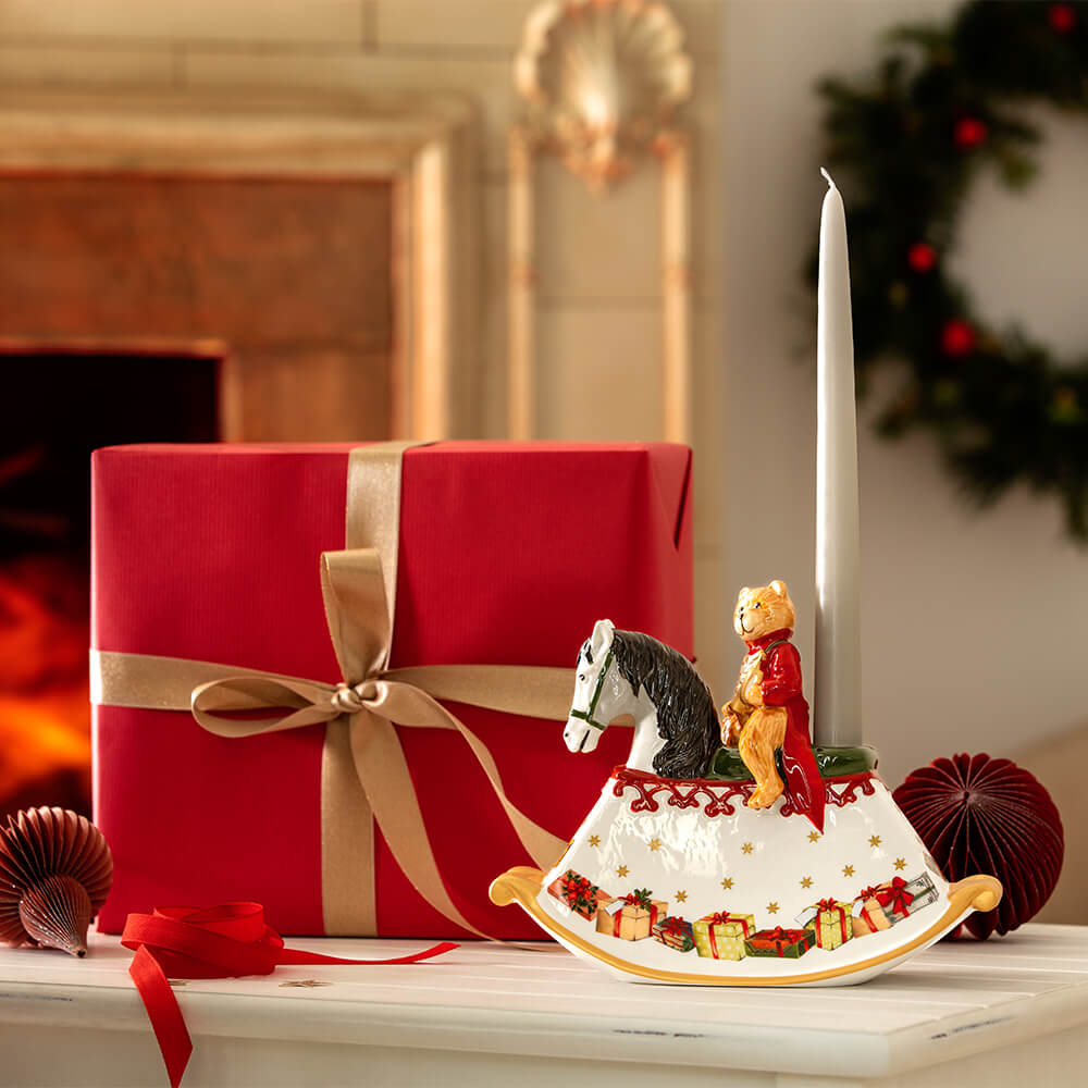 Villeroy und Boch Schaukelpferd Christmas Toys. Stimmungsbild.